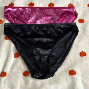 2 pairs of velvet bikini panties, size l
